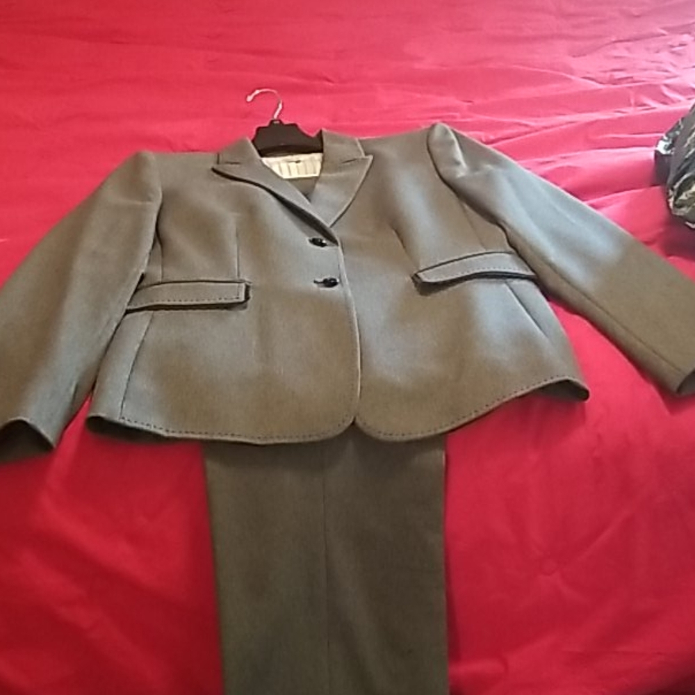 Tahari woman's business suit